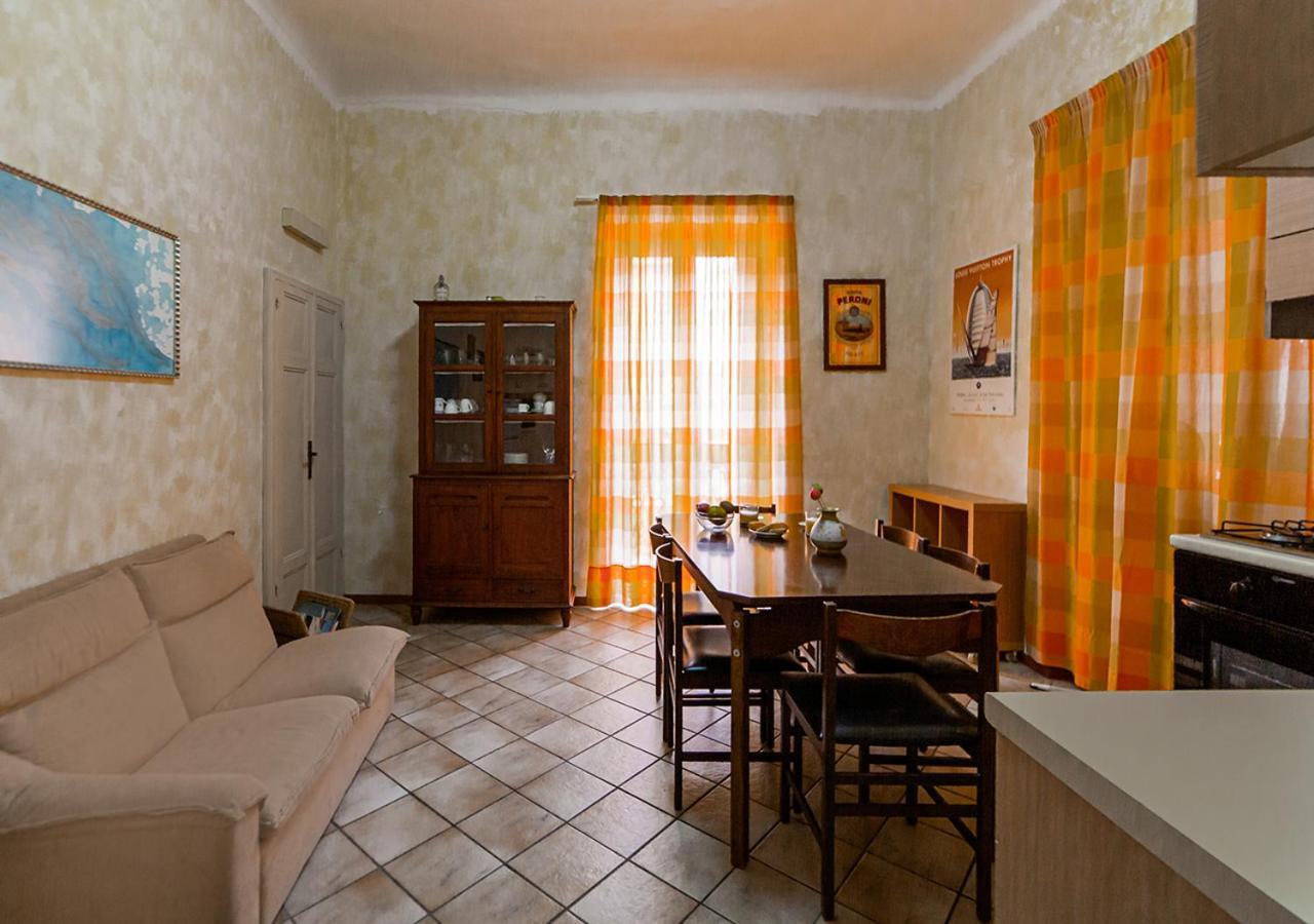 Murphy Holiday Home - Residenza Italia La Maddalena  Luaran gambar